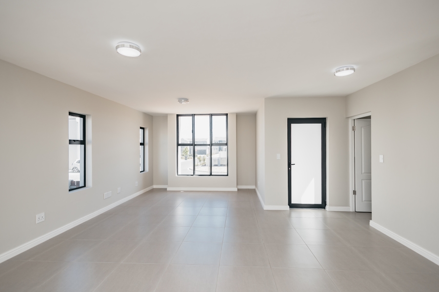 3 Bedroom Property for Sale in Jakarandas Western Cape